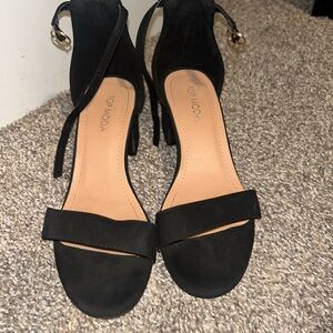 TOP Moda Elegant Black Heels